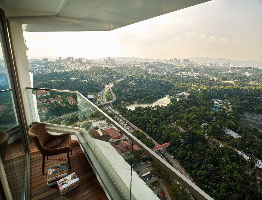 Private Estate Magnificent Views